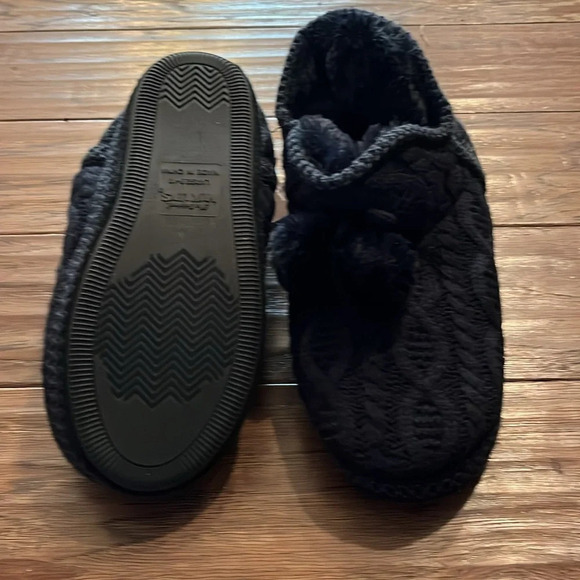 Muk Luks Women’s Slippers Size L - Picture 6 of 7